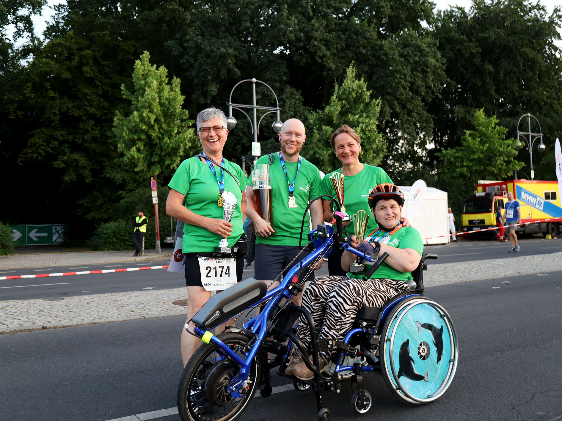 Die siegreichen Sportlerinnen und Sportler von Mosaik