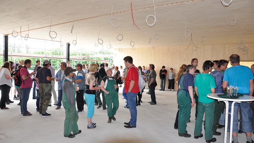 2013 - Richtfest im Gärtnerhof Charlottenburg - viele Besucher in der zukünftigen Kantine