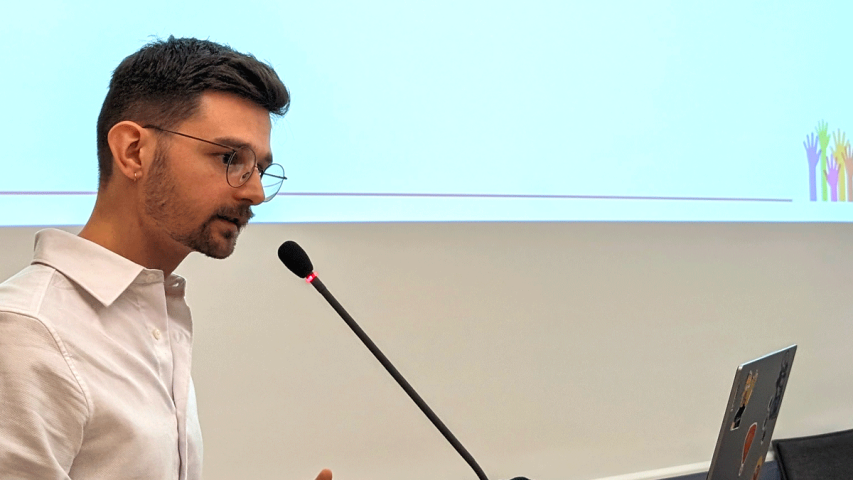 Max Herrmann vom Mosaik-Team für Unterstützte Kommunikation beim UK-Fachkongress in Leipzig